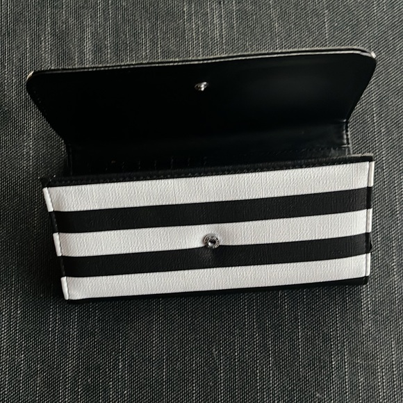 NEW Kut from the Kloth Slim Striped Wallet - Picture 3 of 7